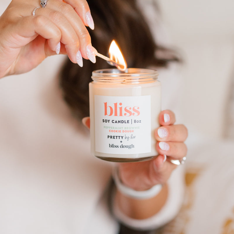 Bliss Soy Candle - Peppermint Brownie Scent